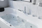 Komfort Indoor Whirlpool Badewanne – 20 Massagedüsen, LED, Ozon & Heizung